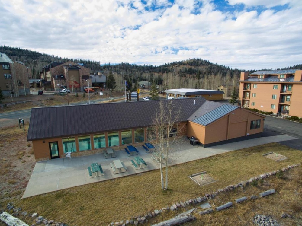 Rustic Cozy Condo with Club House Image 13