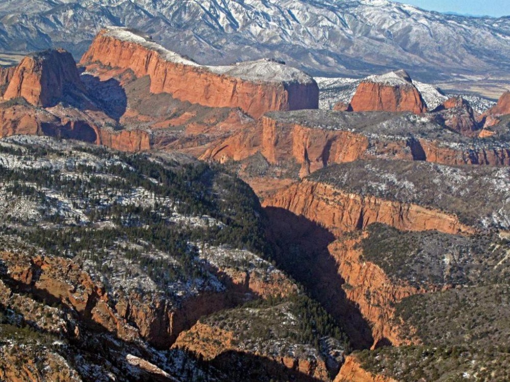 Rustic Cozy Condo with Club House Main image